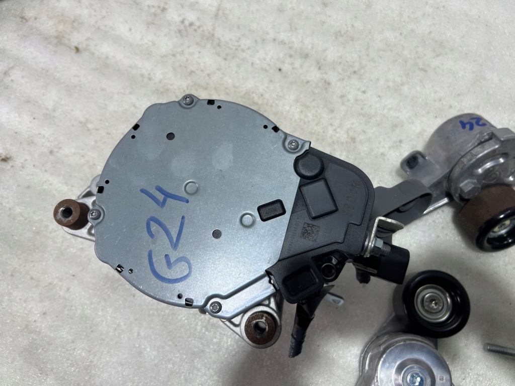 Suzuki s-cross генератор 1.4 turbo hybrid год 2023 Цена