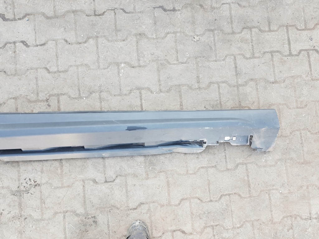 Volvo v40 2 cross country молдинг поріг права в Україні