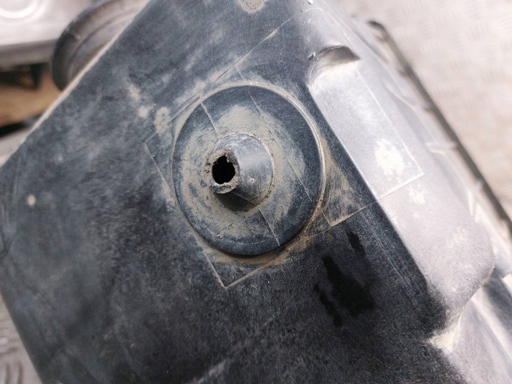 Корпус фильтра + расходомер + труба воздухозаборник ssangyong musso i 2.3 16v Киев