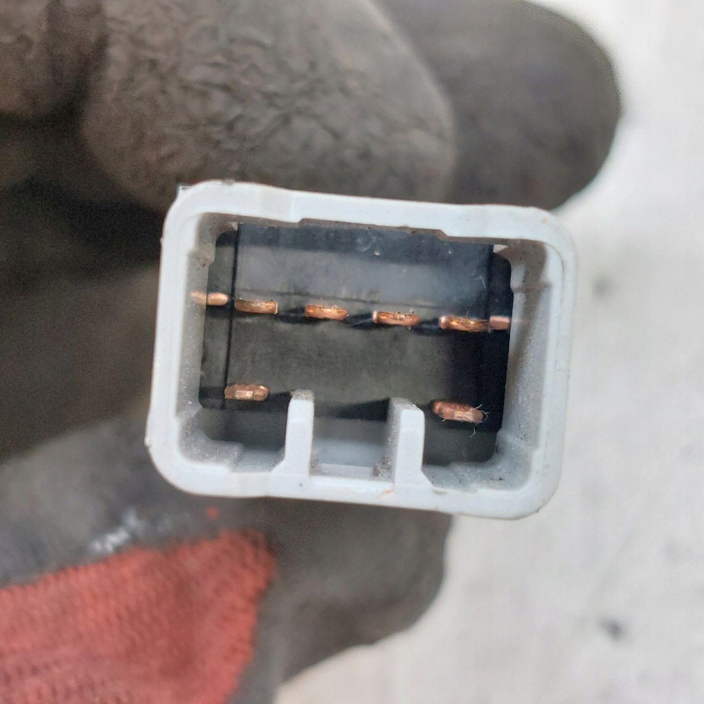 фото №7, Hyundai ix35 выключатель ассистент 93320-2s8009p