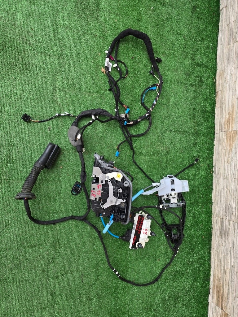 фото №1, Замок soft close доводчик bmw 8 g15 левый 7477699