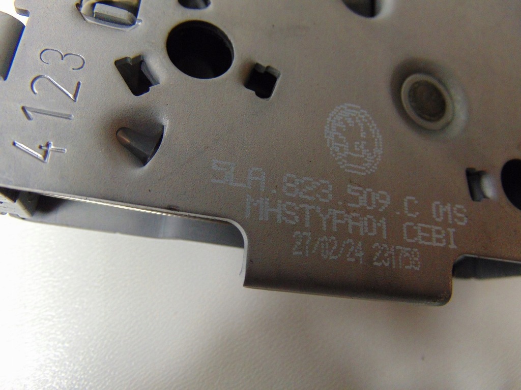 фото №13, Замок капот засувка комплект skoda enyaq 5la823509c europa