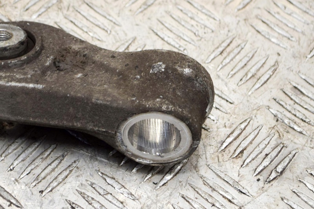 фото №6, Audi a6 c7 передний левый нижний рычаг 8k0407155c 2.00 дизель 130kw 2013