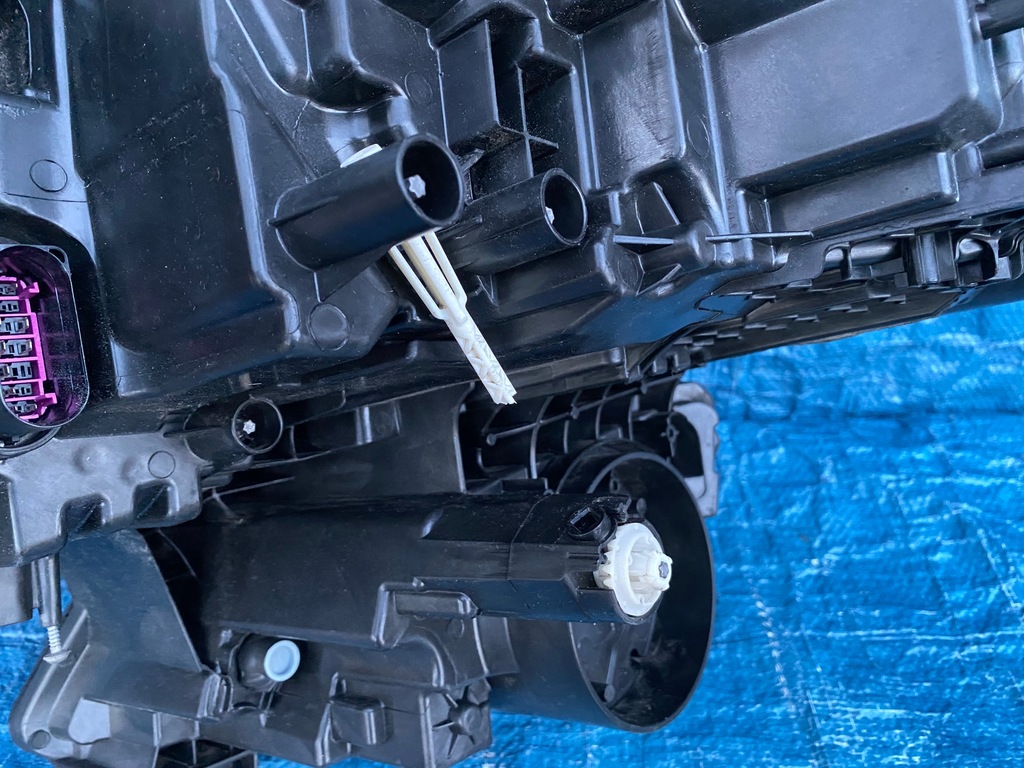 фото №10, Skoda kodiaq лампа правый перед передняя правая led 566941016h