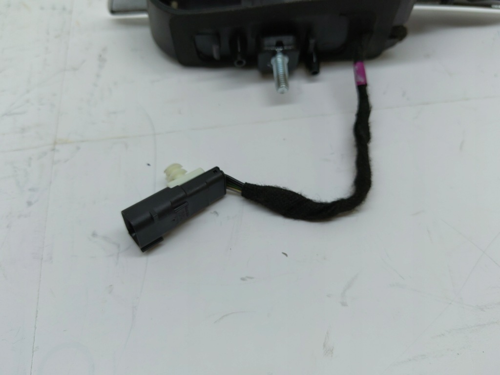 фото №5, Ford ecosport 1.0 кнопка крышки багажника