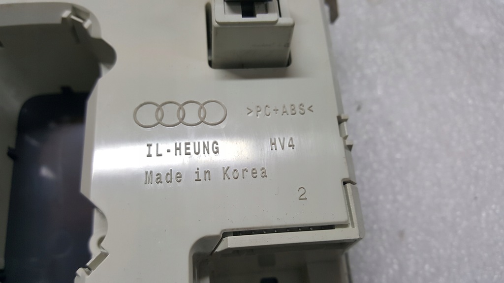 фото №10, Лампа панель стельовий audi a3 8y0947135b демонтаж