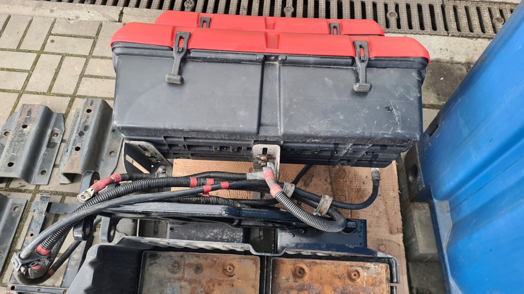 фото №9, Daf 106 euro 6 коробка основание аккумуляторов боковая