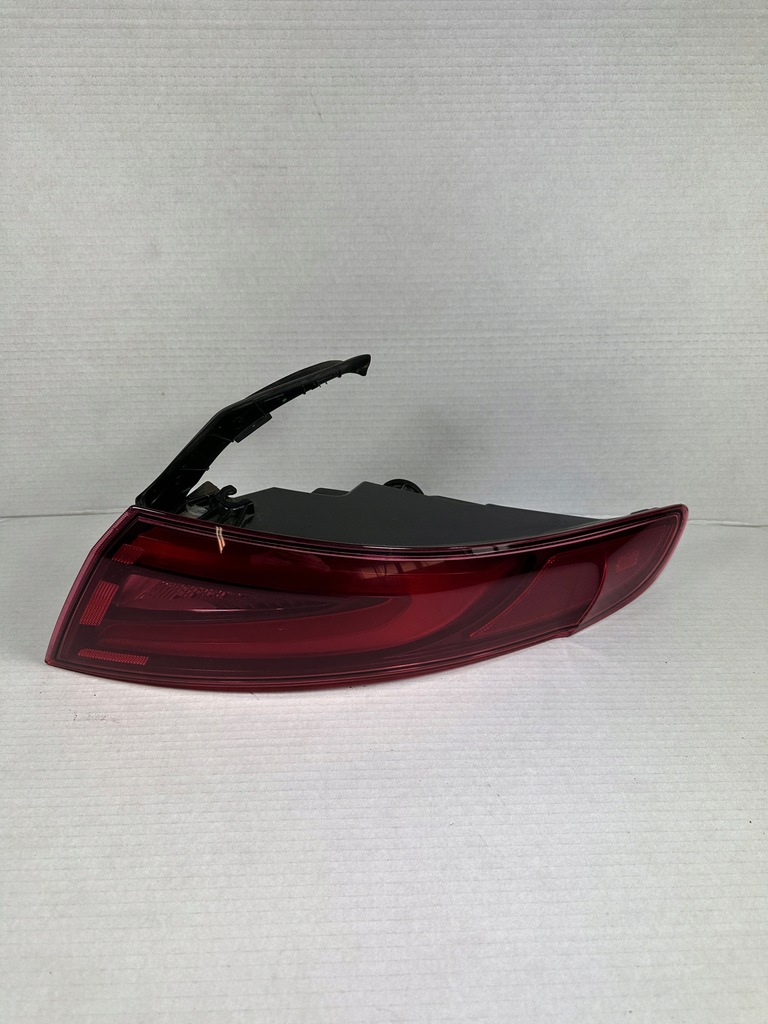 фото №1, Giulia лампа правая задняя 20690207