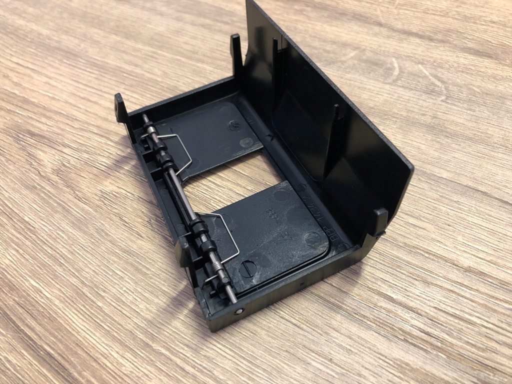 фото №9, Заглушка тримач кришки задня mercedes e w211 2002.01.01-2009.06.30 2116900007