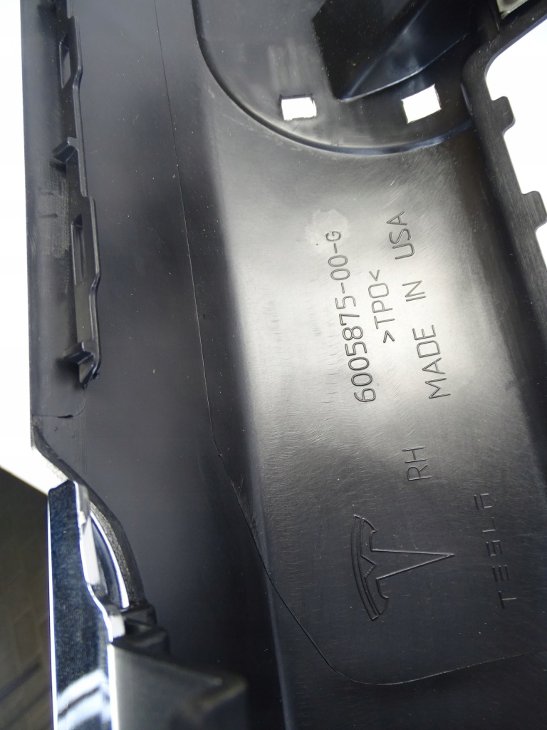 Поріг молдинг поріг tesla s рестайлінг  новий оригінал Оригінал