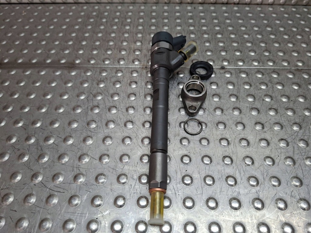 Купити Форсунка bosch 0445110239 fiat scudo ii expert ii 1.6 hdi 2007-