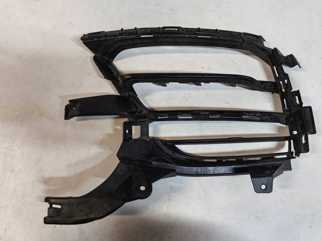 фото №1, Porsche macan - решётка левая polecam