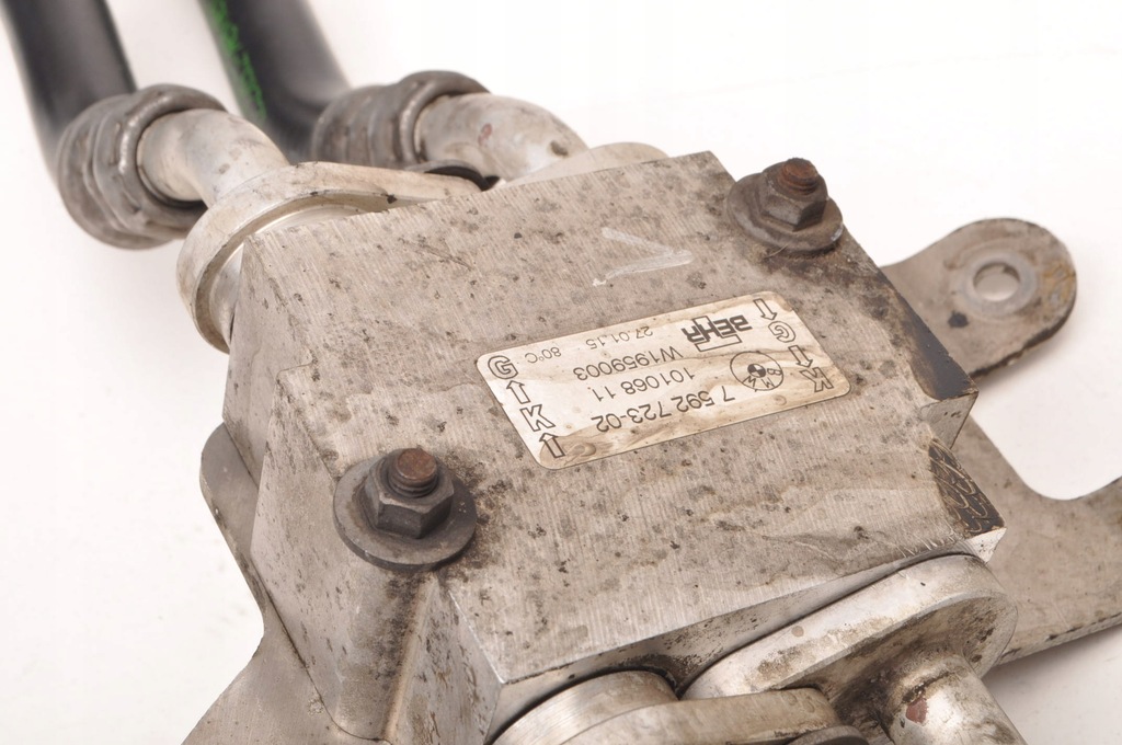 фото №8, Bmw 4 m4 f82 f80 3.0 термостат масляный 7592723