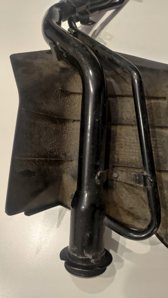 фото №5, Mitsubishi asx lancer 1.5 1.6 1.8 2.0 бензин заливна горловина пального труба лійка