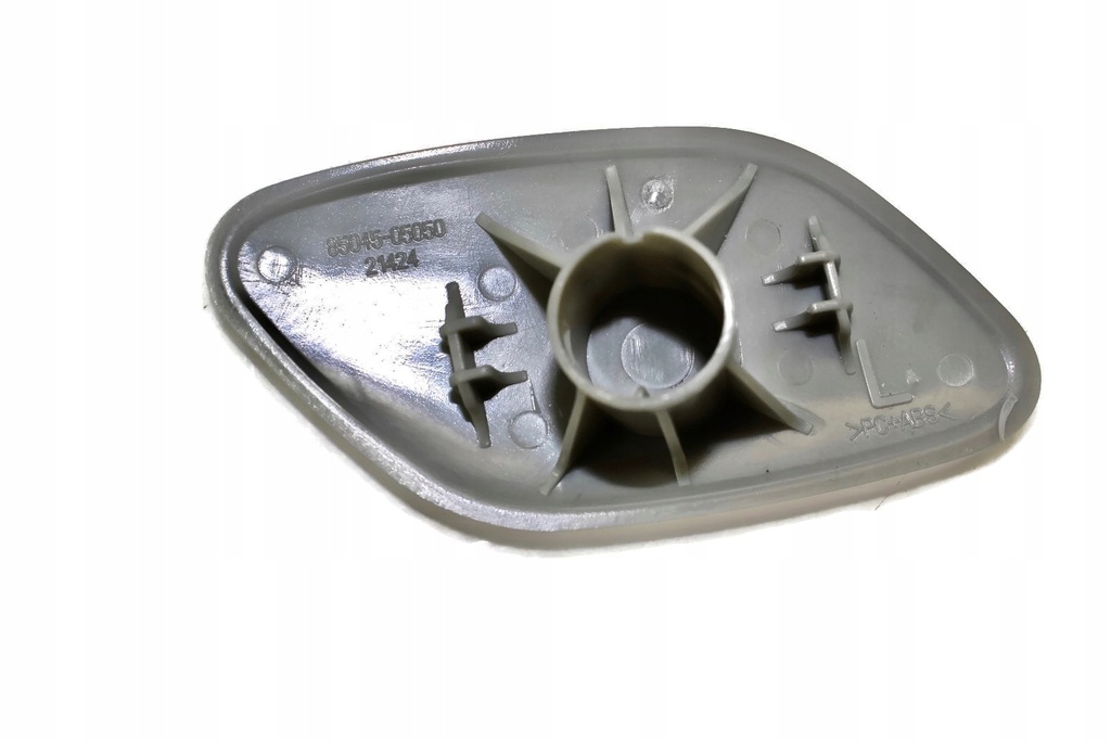 фото №8, Toyota avensis заглушка левая 85045-05050