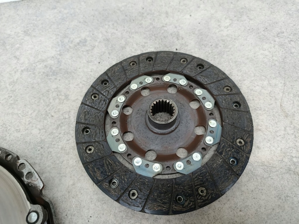 фото №6, Колесо двухмассовый полный toyota avensis ii t25 323063410 luk 2.0 d-4d