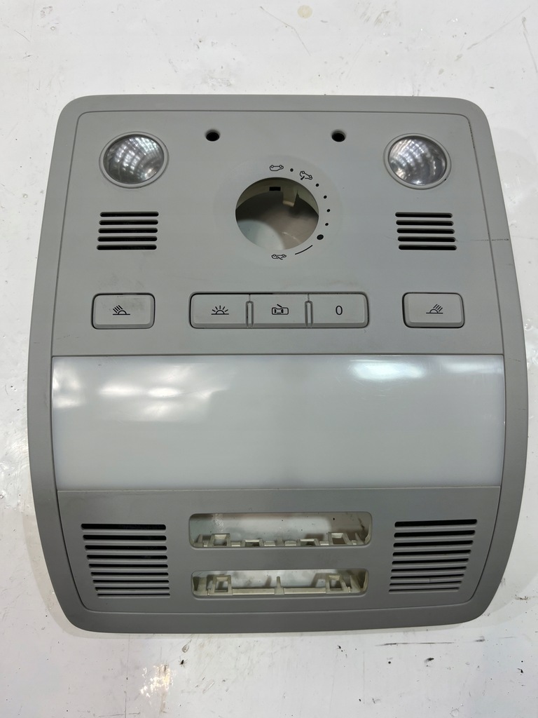 фото №1, Лампа стельовий vw touareg 7p 2011r