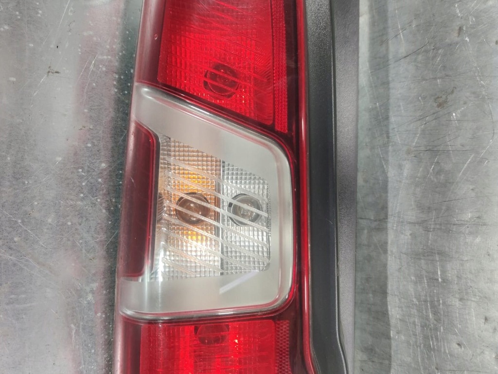 фото №1, Лампа задняя левая toyota proace city 19 - 9819235880 sedan