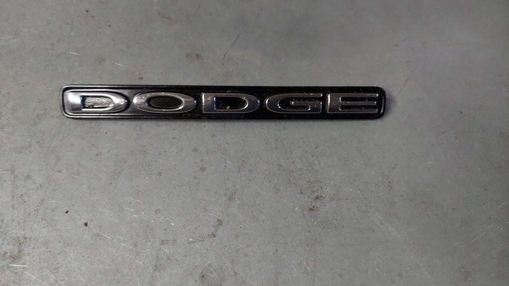 фото №1, Dodge caravan 11-20r емблема решітка значок