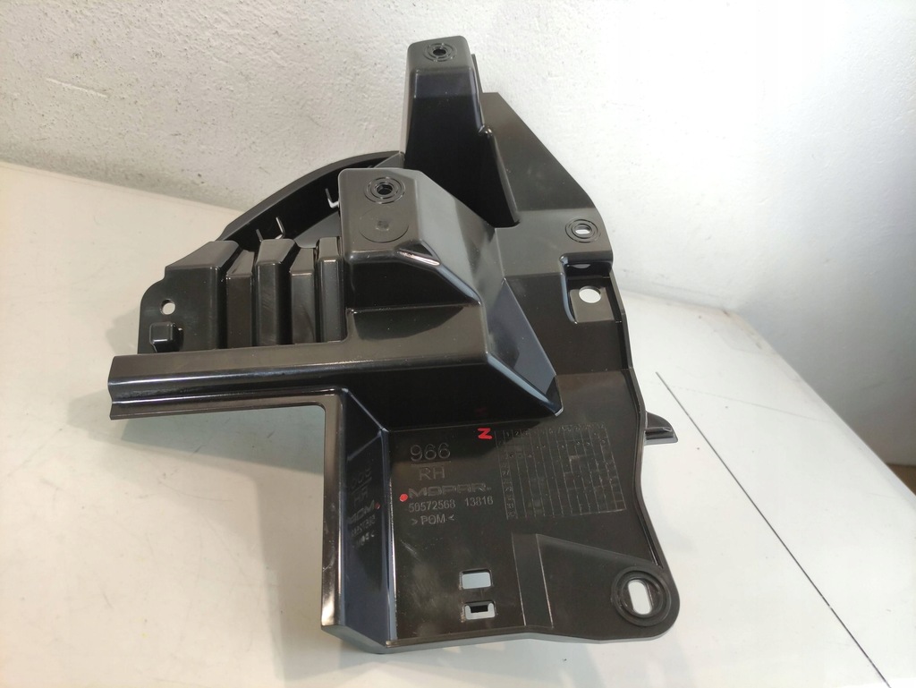 фото №9, Alfa romeo junior 24- направляющая бампера правый задняя 50572568