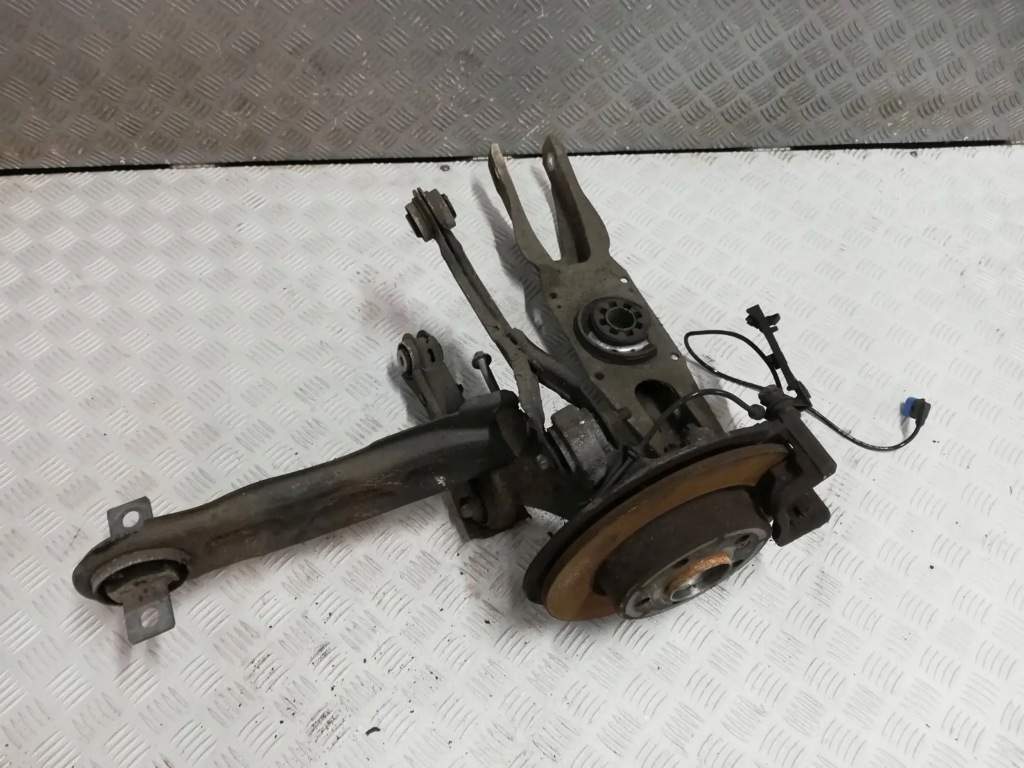 фото №1, Подвеска левый задняя задние поворотный кулак a b w176 w246