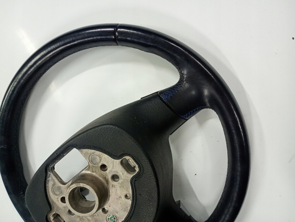 фото №14, Vw golf v + plus воздуховод обшита кожаный руль колесо руля