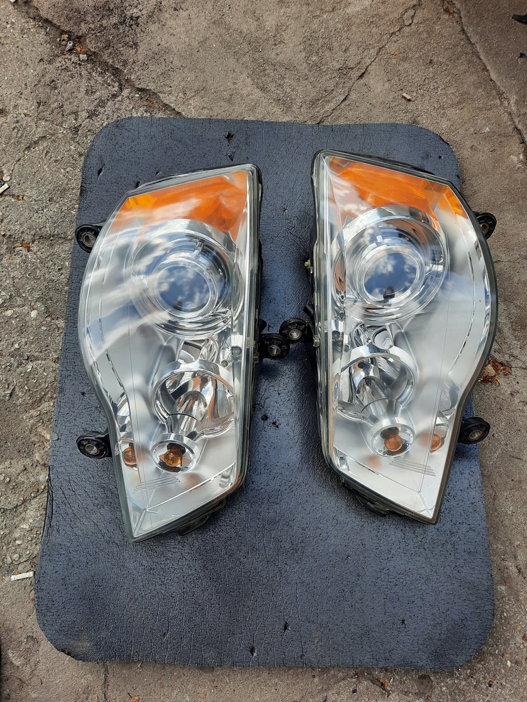 фото №1, Chrysler voyager лампа передняя ксенон