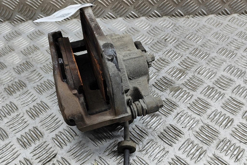 фото №5, Audi q4 sportback f4n 50e-tron передний правый суппорт тормозной 1ea615106k 22