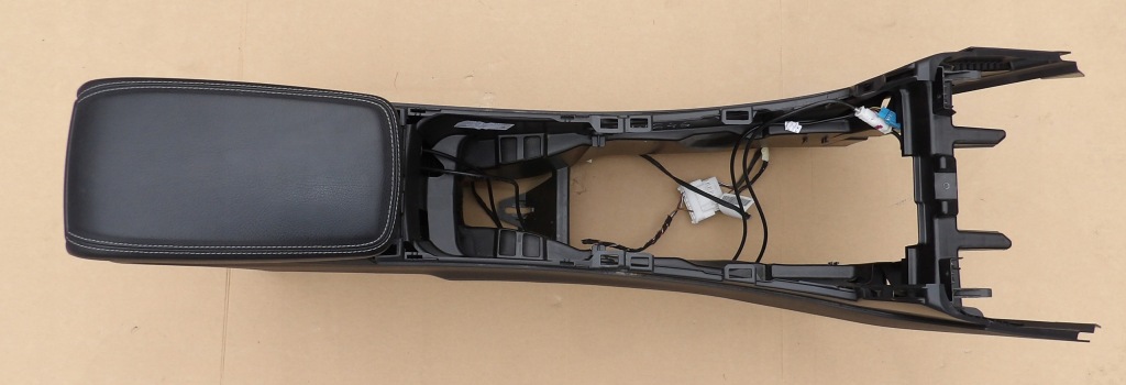 фото №1, Mercedes w246 b180 cdi туннель средний подлокотник