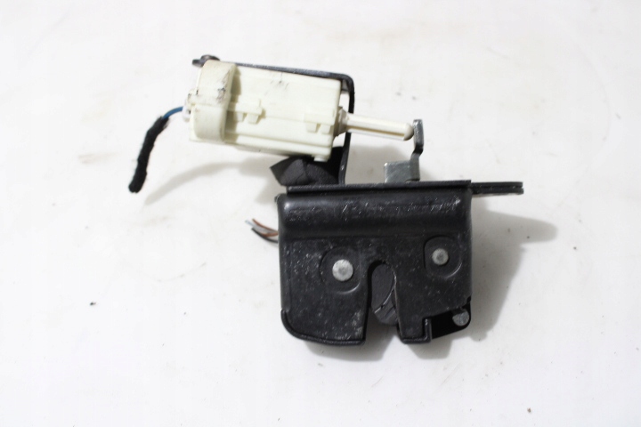 фото №3, Замок кришки багажника alfa romeo gt ii