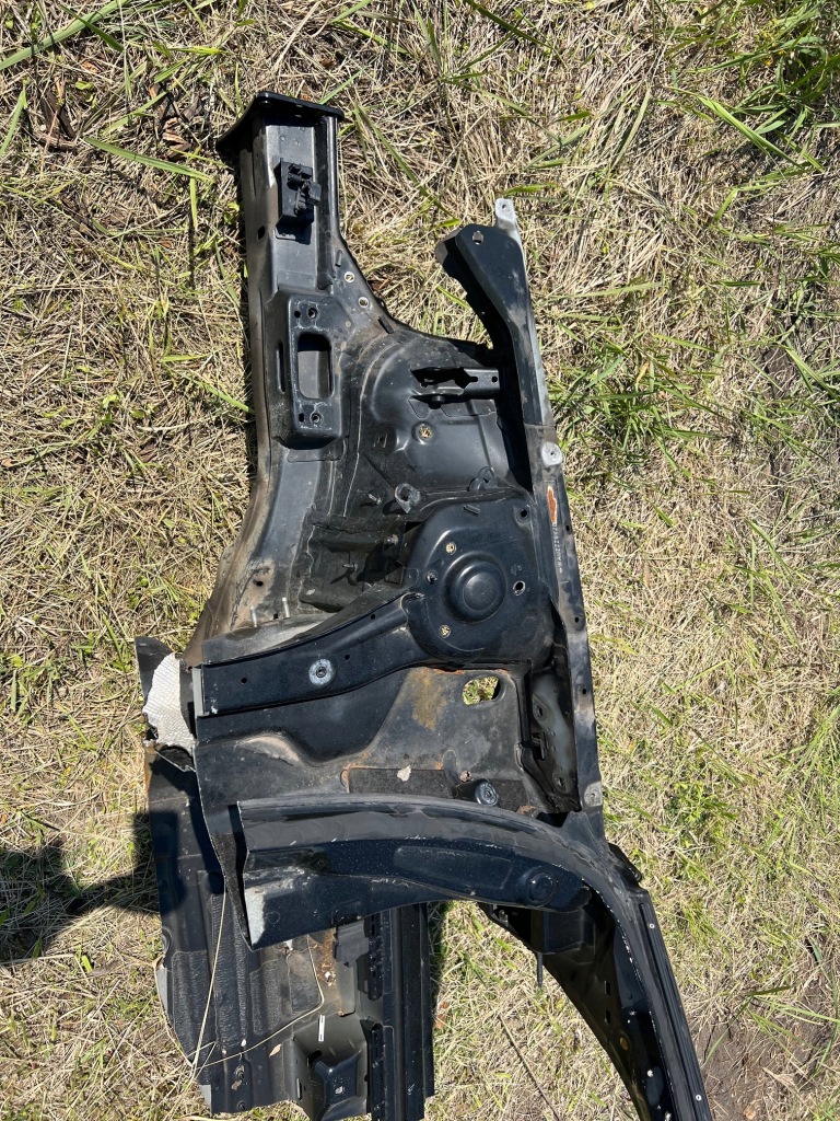 Audi a3 8v 5d sportback четверть порог лонжерон стойку правый  перед фартук в Украине