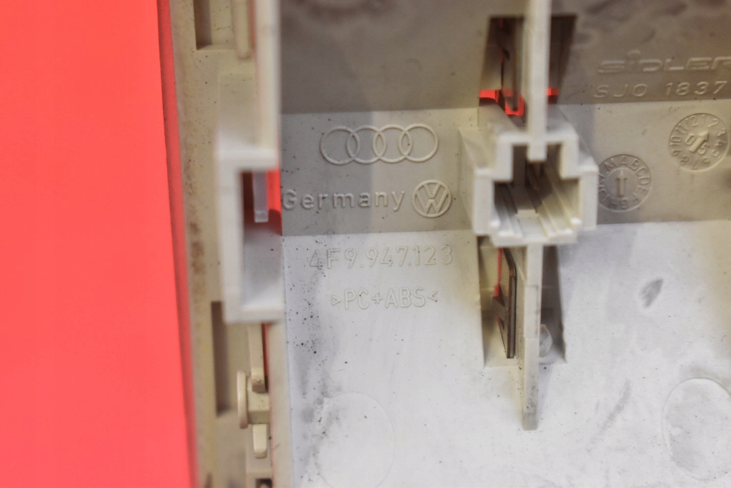 фото №8, Лампа освітлення салону задня 4f9947123 audi a6 c6 04-08