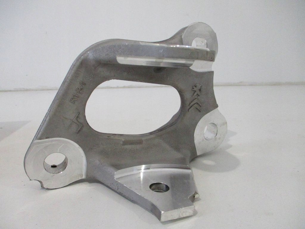 Peugeot 208 ii защита шарнир заднего рычага с Разборки