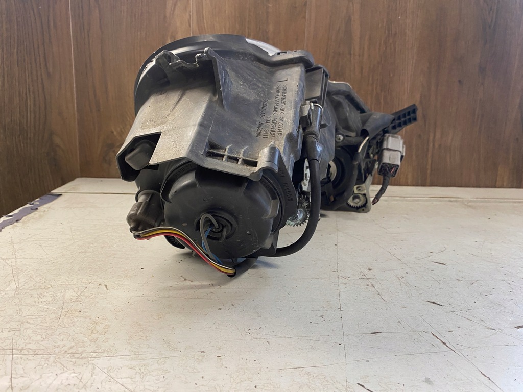 фото №8, Mitsubshi i-miev лампа лівий перед