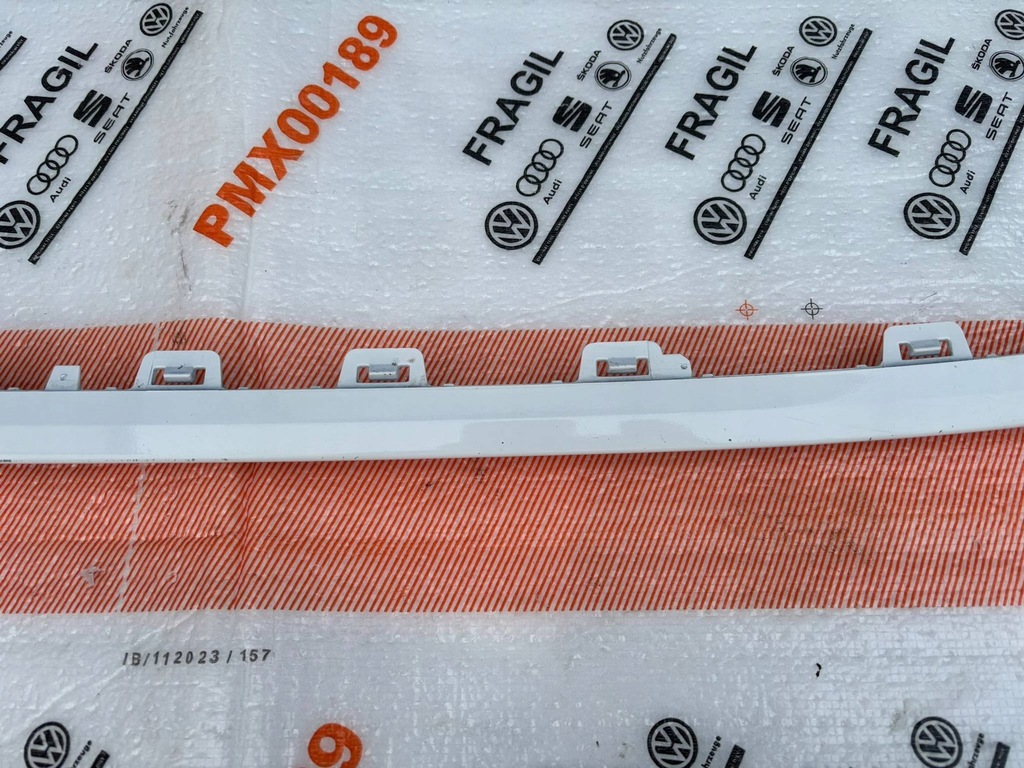 фото №10, Молдинг бампера передний audi a3 8y0807110a