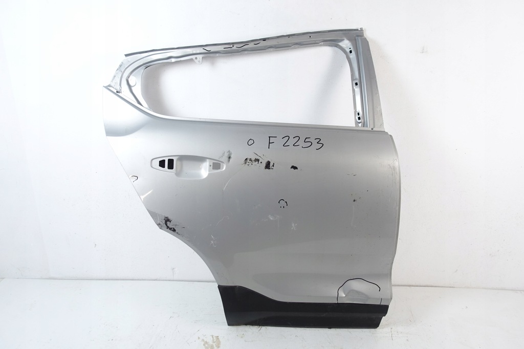 фото №1, Volvo c40 2022- двері правий задня праве задні