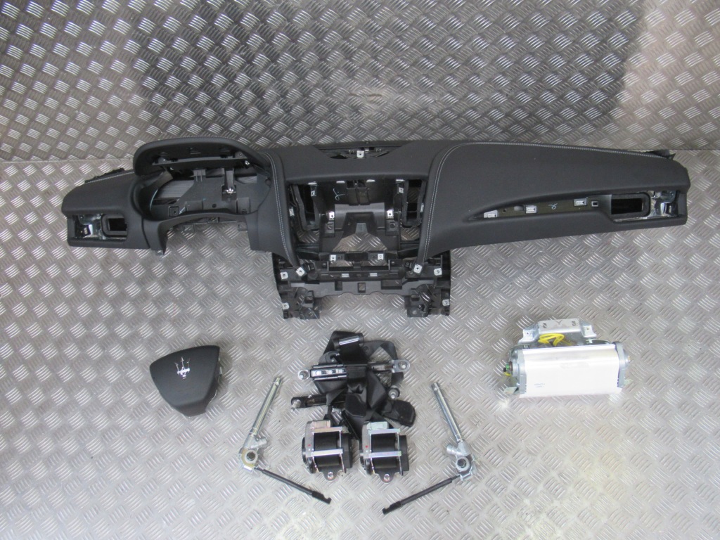 фото №1, Maserati levante приборная панель консоль ремни подушка безопасности кожа оригинал