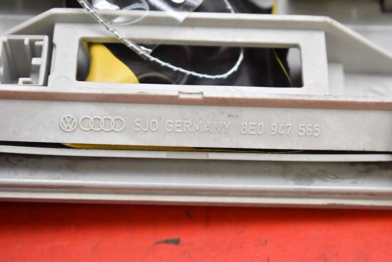 фото №7, Лампа освітлення салону перед 8p0947135 audi a3 8p 03-05