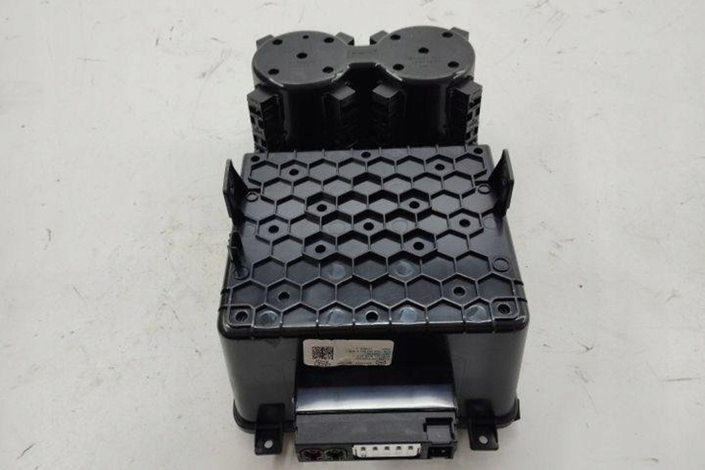 фото №8, Кронштейн na кружки audi q5 8r 80a863004 2.0l дизель 140kw 2020