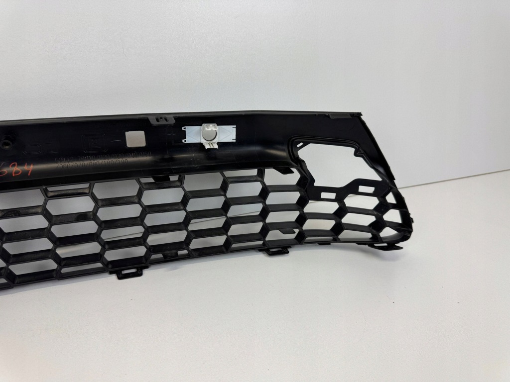 Lexus nx300h nx200t 2014- решітка бампера середня перед 5211278010 Доставка