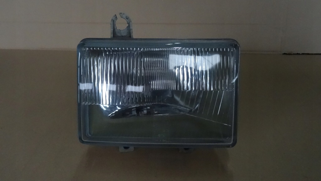 фото №2, Wartburg фара правый перед h4