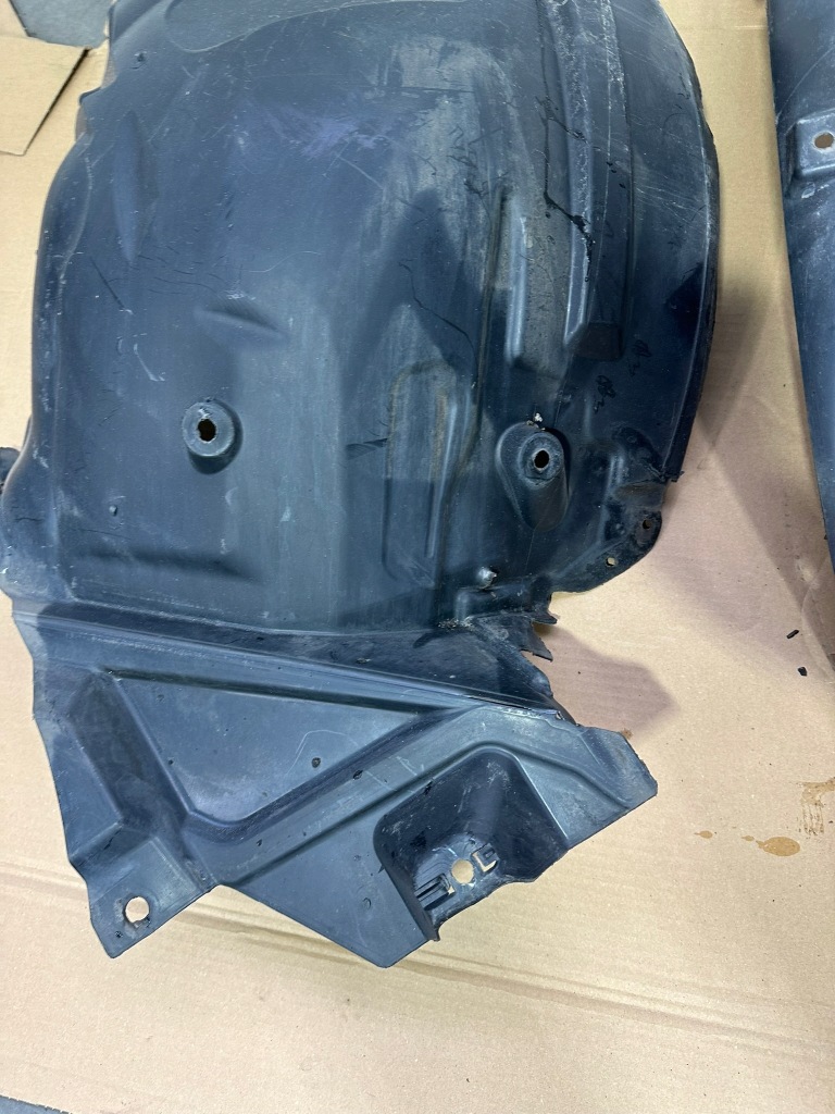 Подкрылок правый перед, правое передние mercedes cls w218 полный Недорого