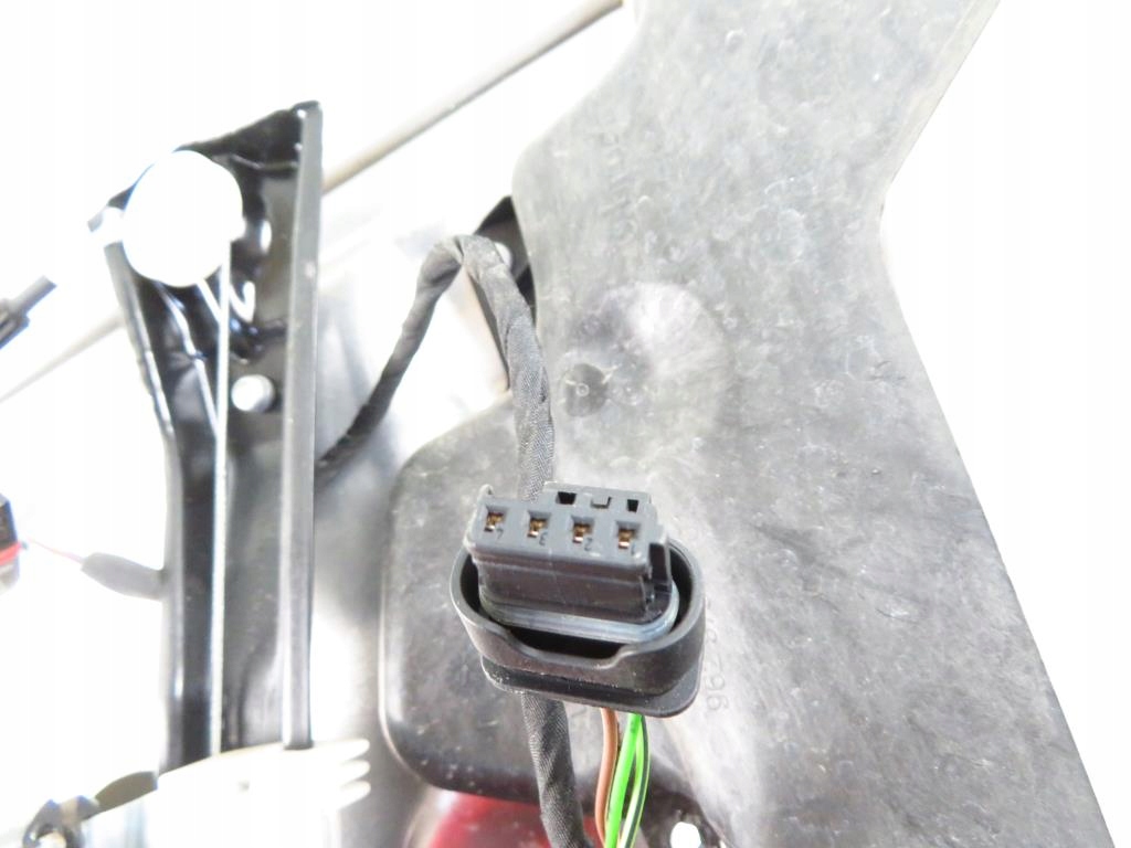 фото №13, Подъемник стекло левый передний mercedes w212