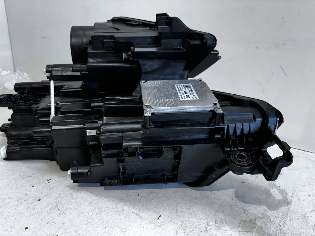 фото №7, Skoda kodiaq лампа правая перед full led 566