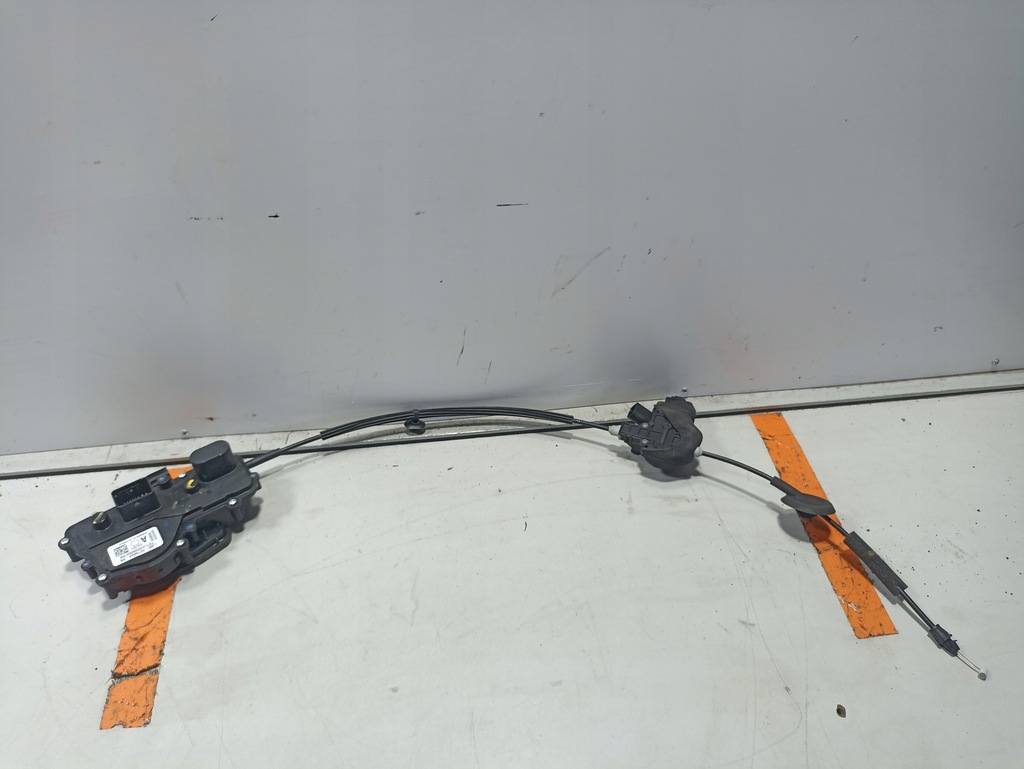 фото №2, Ford mustang mach-e замок дверь правый перед lj8b-r219a64-bn