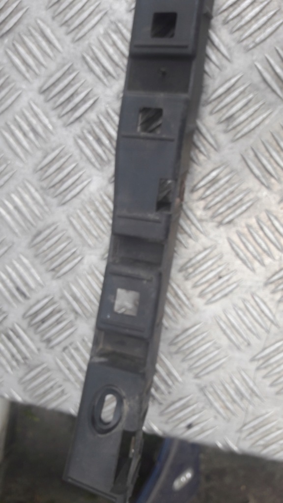 Skoda fabia 1.2 направляющая бампера середина задняя левый lub правый Недорого