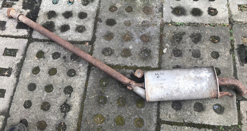 фото №1, Audi a6 c4 100 гаситель средний