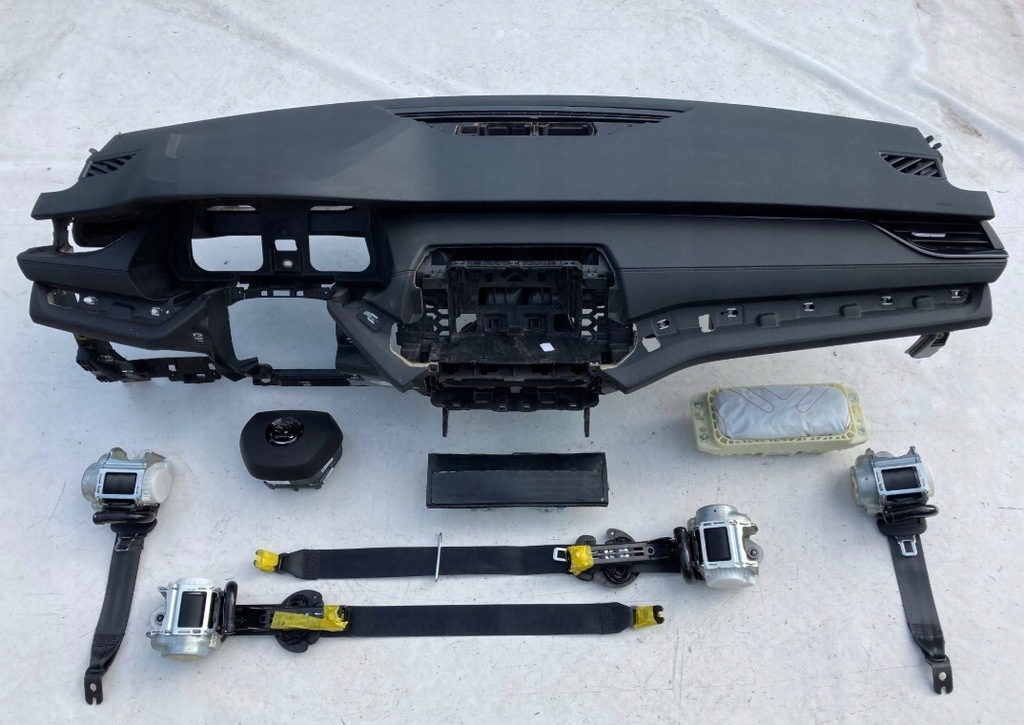 фото №1, Octavia 4 iv панель приладів консоль панель приладів подушка безпеки подушки безпеки ремені