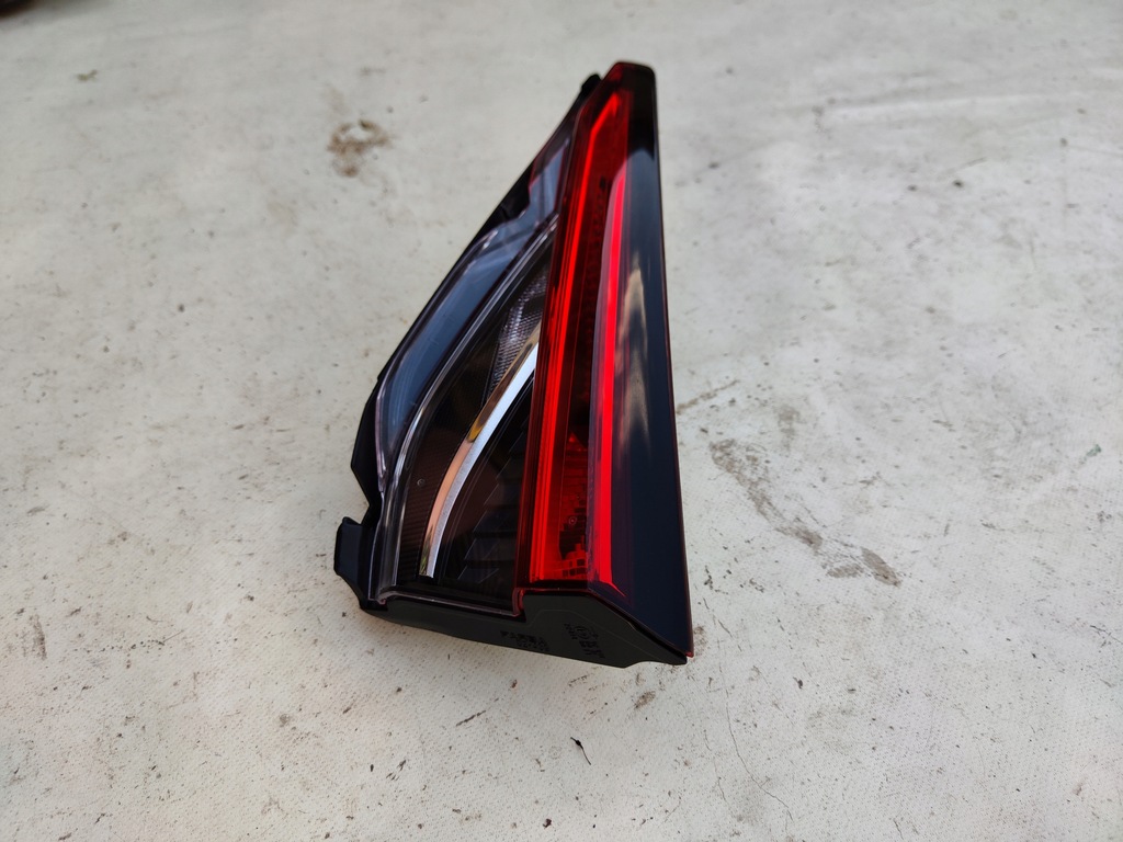 фото №6, Лампа задняя правая w крышка toyota corolla e21 sedan