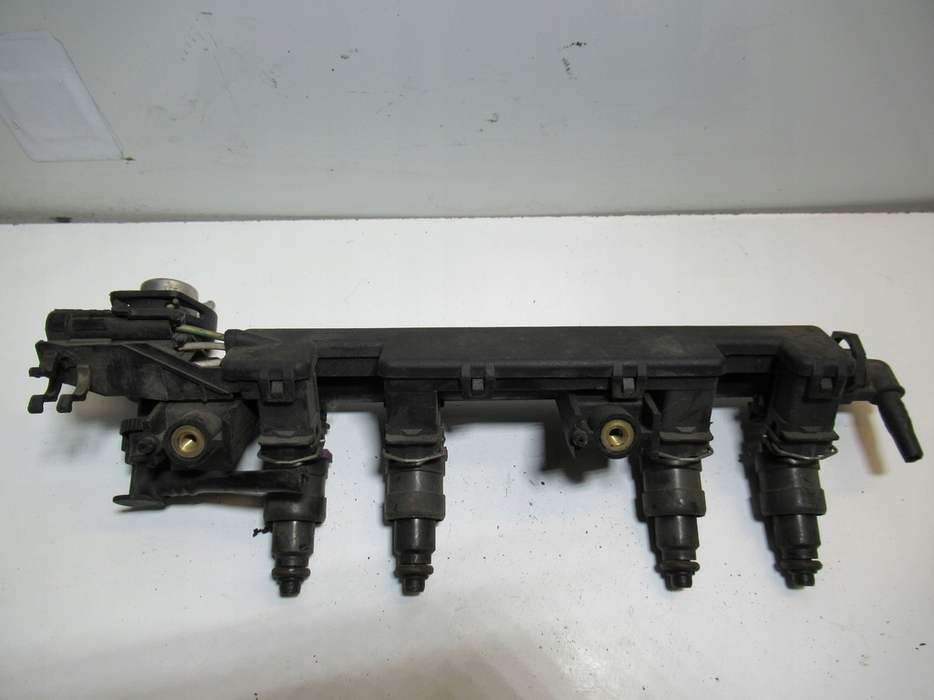 фото №5, Молдинг упорскування renault clio 2 7700108667